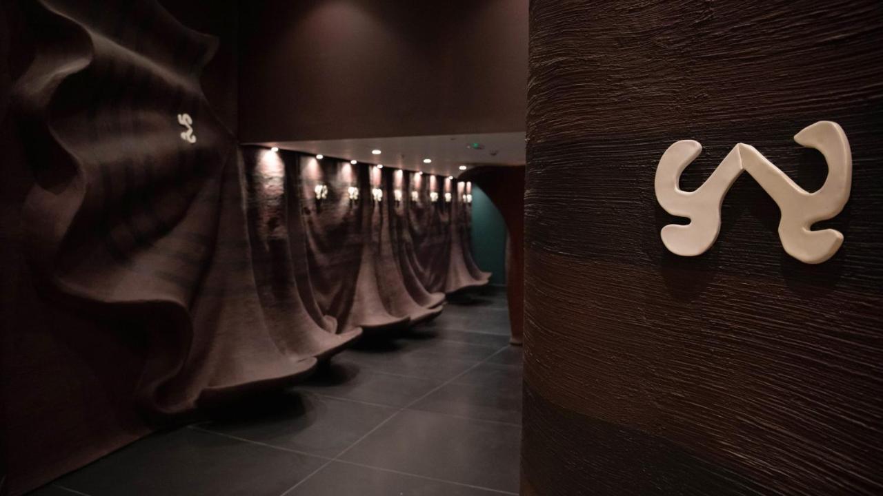 Arka Art Hotel ติรานา ภายนอก รูปภาพ The interior of a typical yōtei