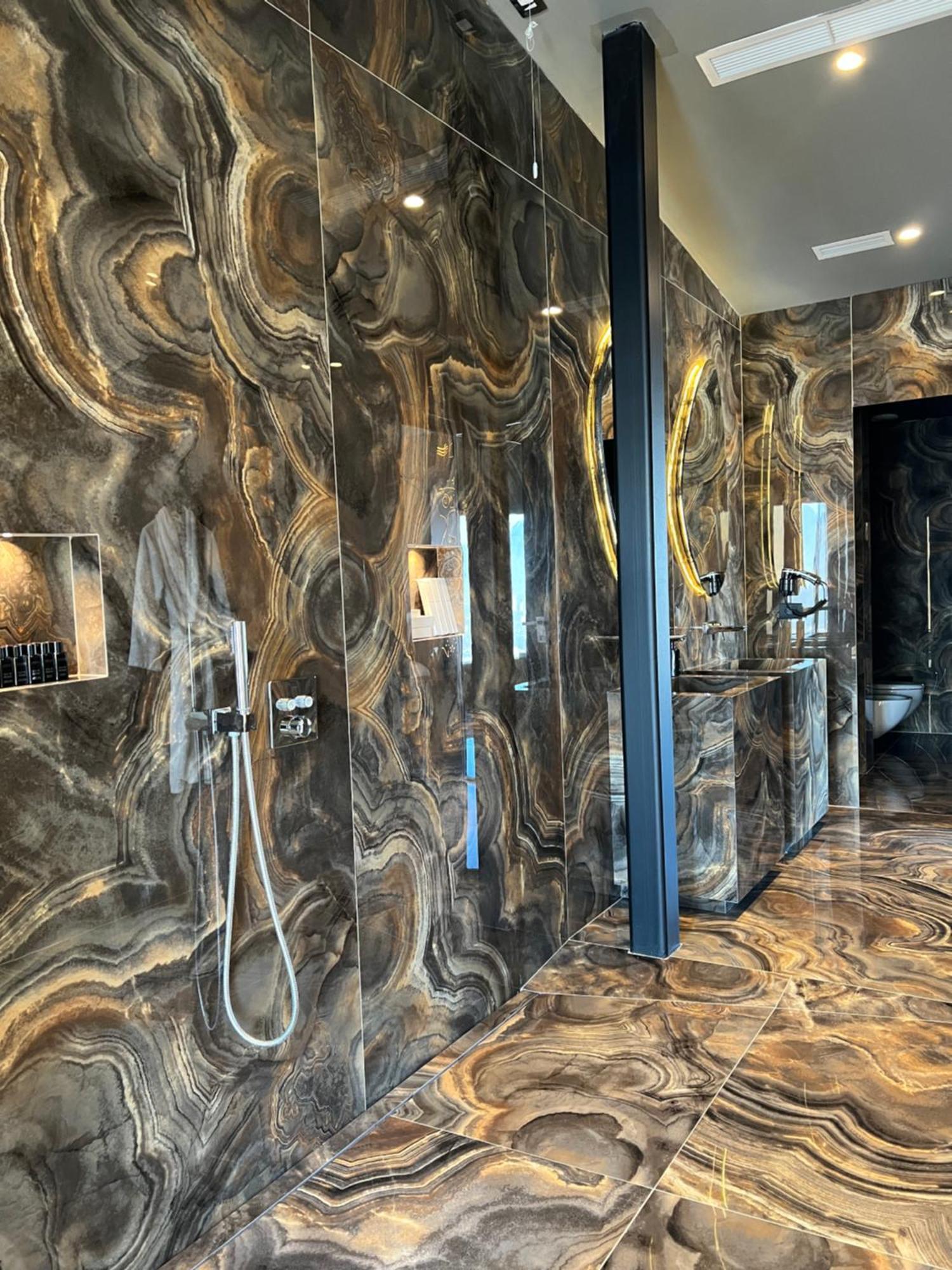 Arka Art Hotel ติรานา ภายนอก รูปภาพ Bathroom in the hotel