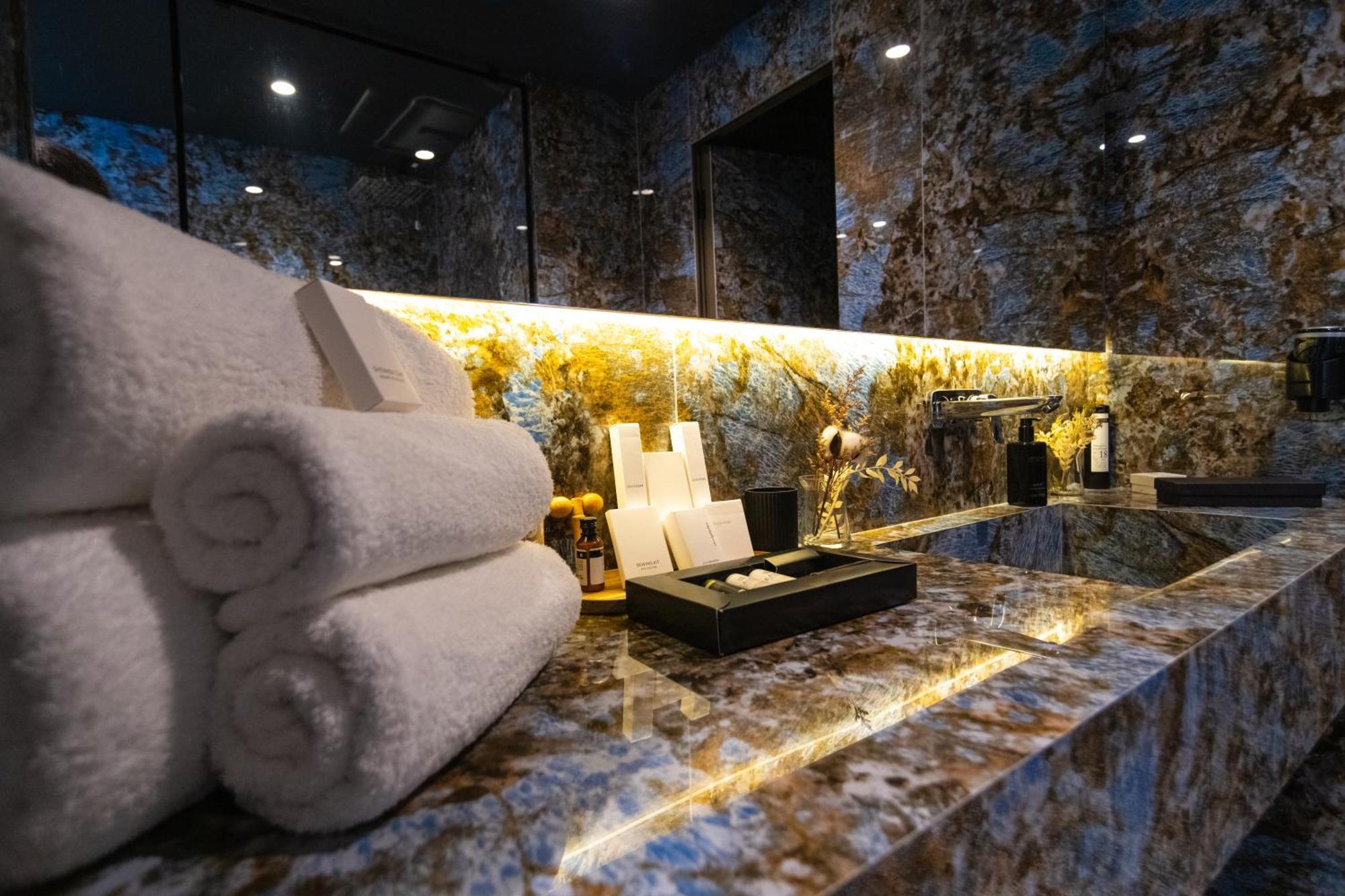 Arka Art Hotel ติรานา ภายนอก รูปภาพ Bathroom