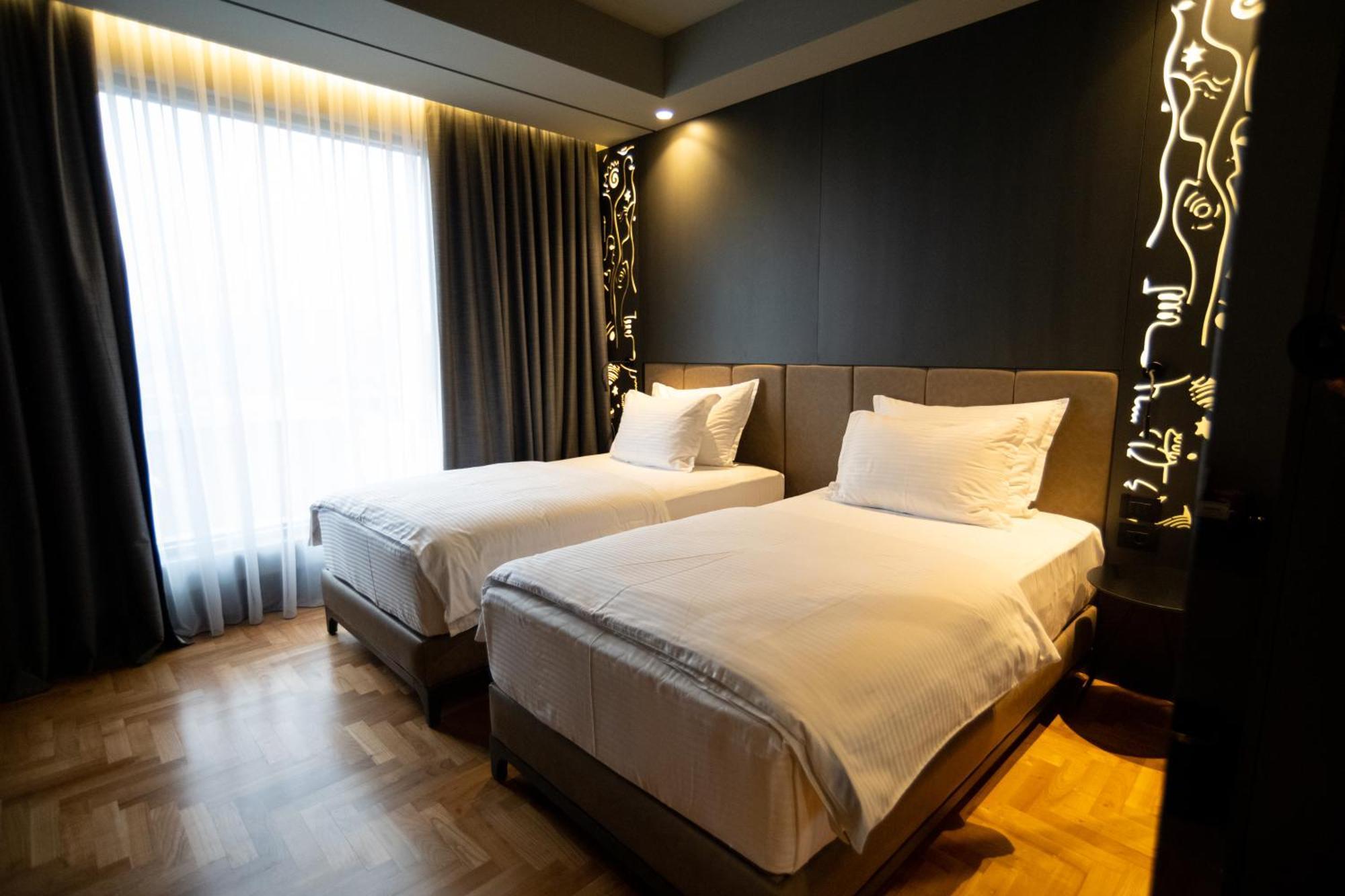 Arka Art Hotel ติรานา ภายนอก รูปภาพ Deluxe Twin Room