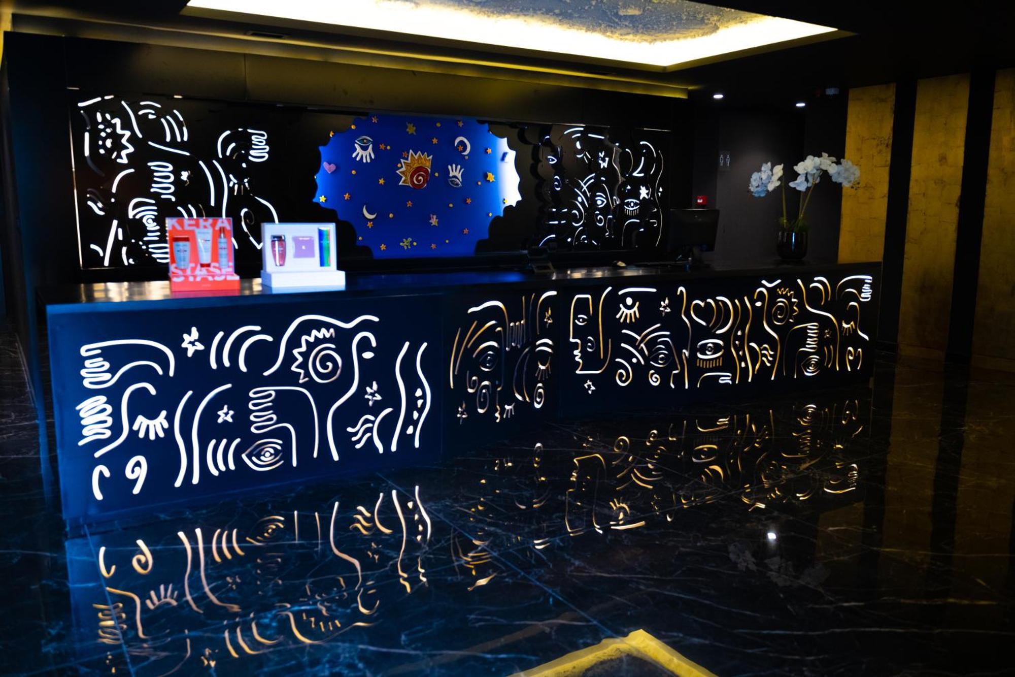 Arka Art Hotel ติรานา ภายนอก รูปภาพ The lobby of the hotel
